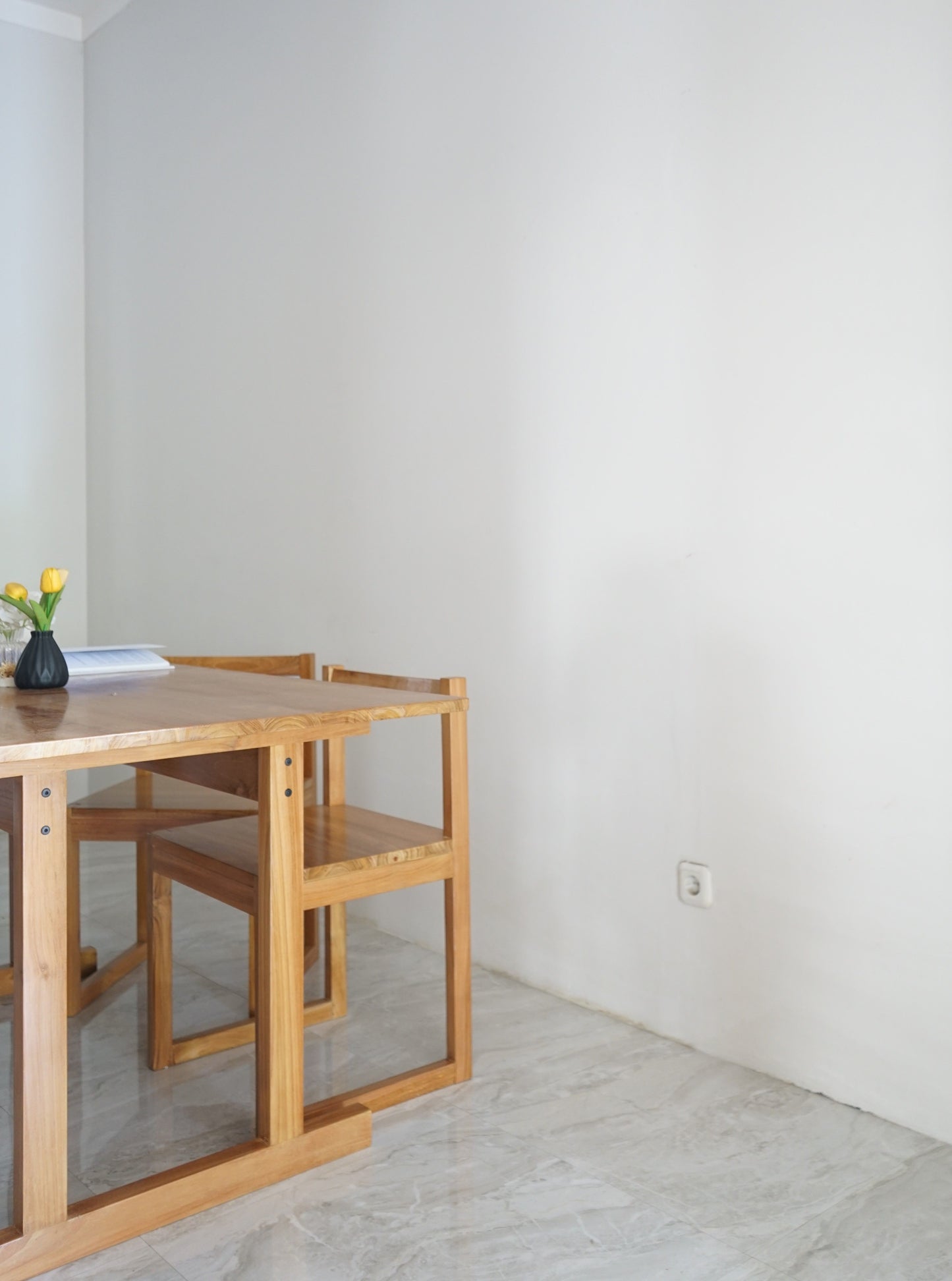 Heiwa Dining Table